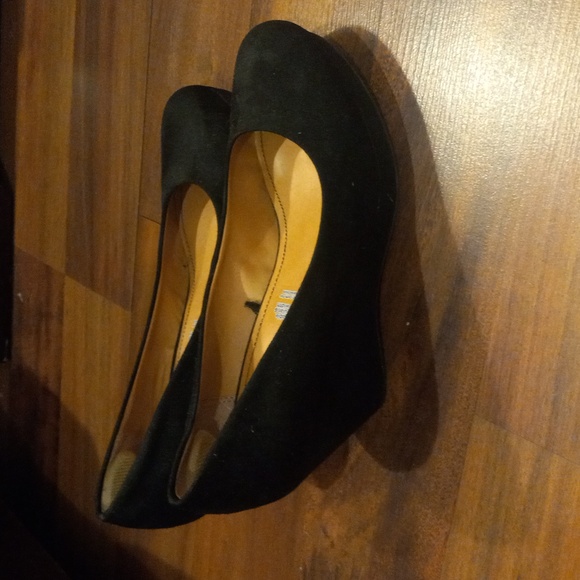 Ana a New Approach - Picture 1 of 4